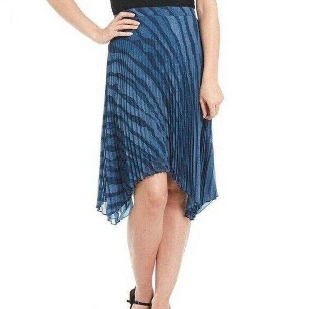 Halston Wabi Sabi Stingray Pleated Skirt Womens Size 6 Blue Sharkbite Hem